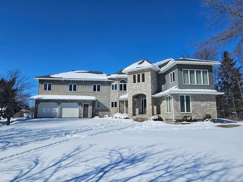 Homes For Sale - 1209 Lewis Avenue<br/> Hutchinson, MN 55350