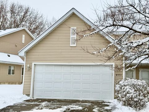 Townhouse For Sale - 8573 Cardiff Lane<br/> Hennepin County, Eden Prairie, MN 55344