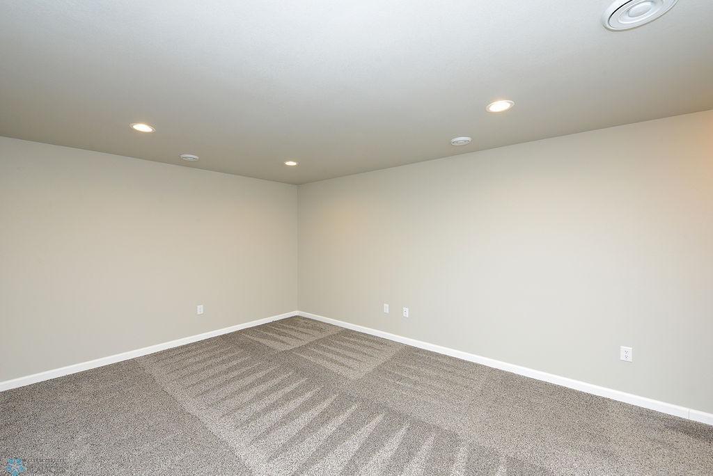 1062 Highland Lane, West Fargo, North Dakota image 27