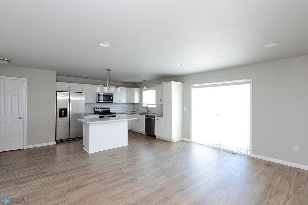1062 Highland Lane, West Fargo, North Dakota image 7