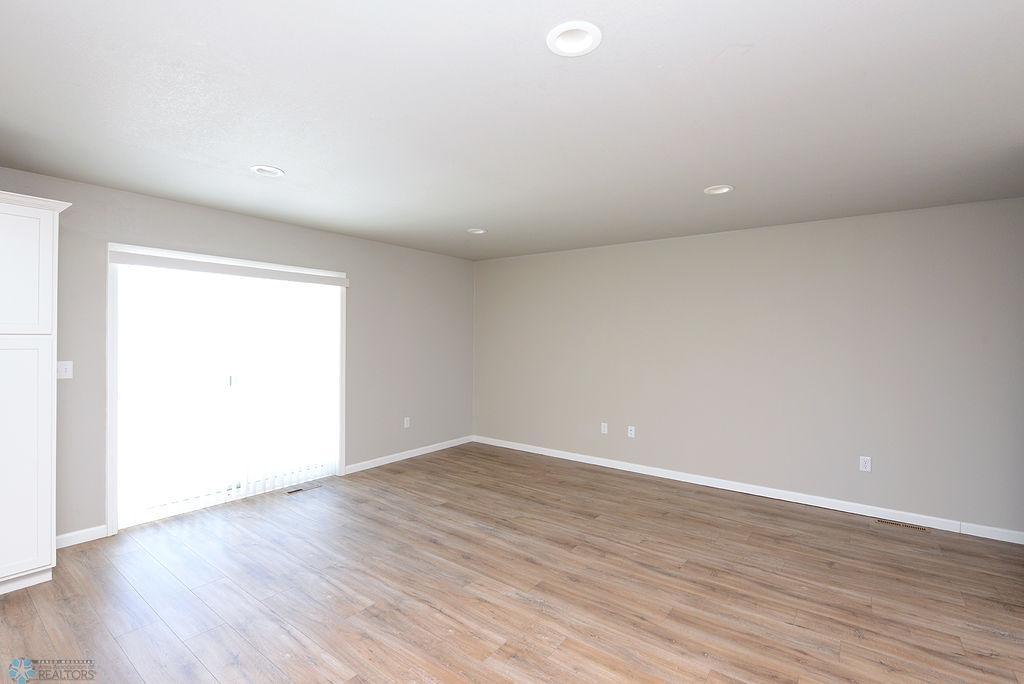 1062 Highland Lane, West Fargo, North Dakota image 10