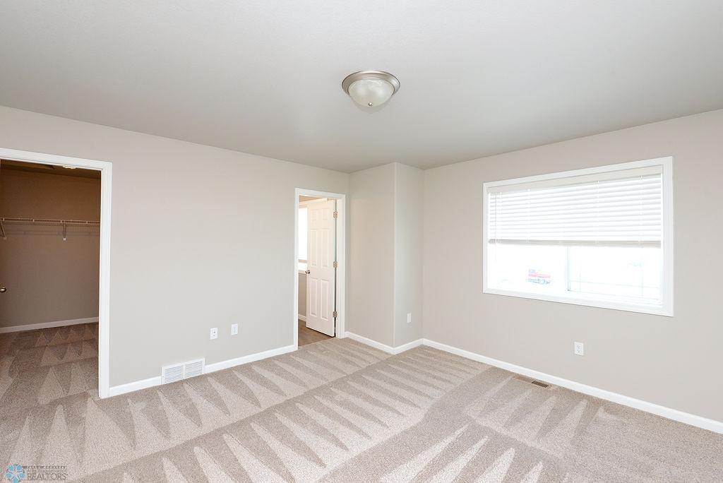 1062 Highland Lane, West Fargo, North Dakota image 12