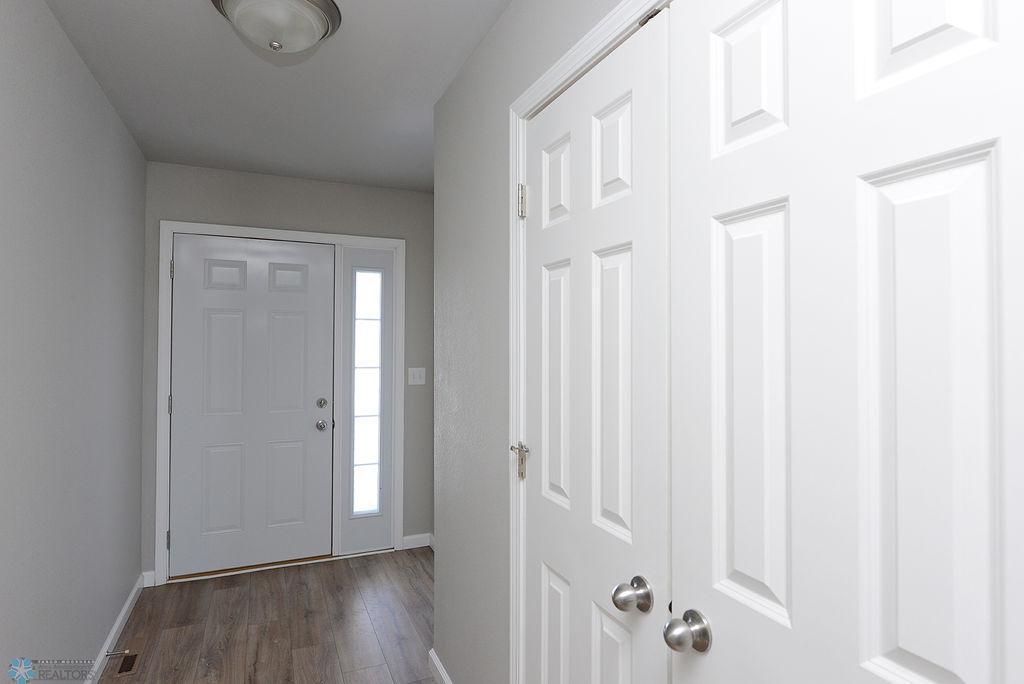1062 Highland Lane, West Fargo, North Dakota image 2