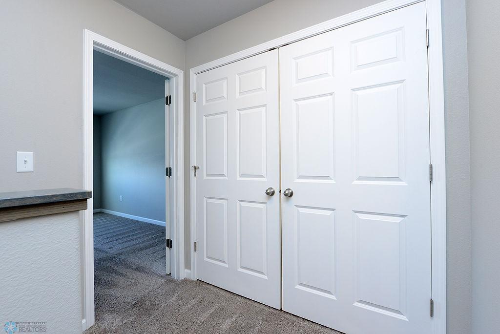 1062 Highland Lane, West Fargo, North Dakota image 21