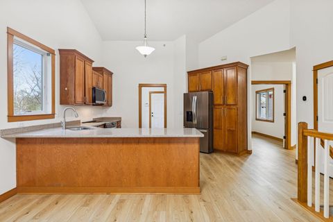 Townhouse For Sale - 5862 Oakgreen Court<br/> Stillwater, MN 55082