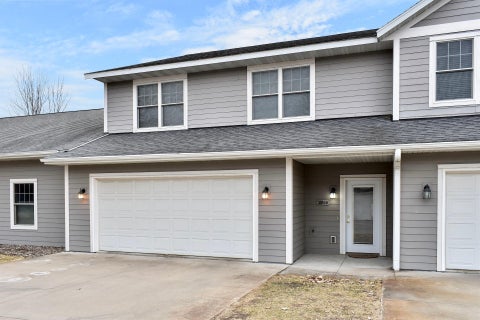 Townhouse For Sale - 3525 W 7th Street<br/> Winona County, Winona, MN 55987