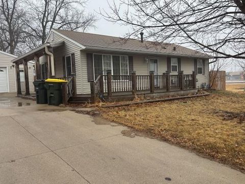 Homes For Sale - 348 14th Street<br/> Willmar, MN 56201