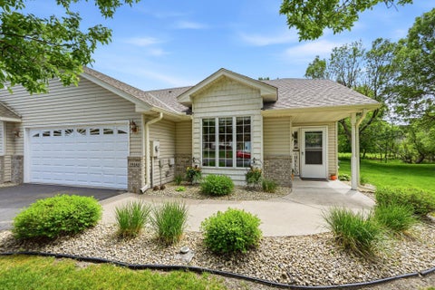 Townhouse For Sale - 22383 Evergreen Circle<br/> Forest Lake, MN 55025