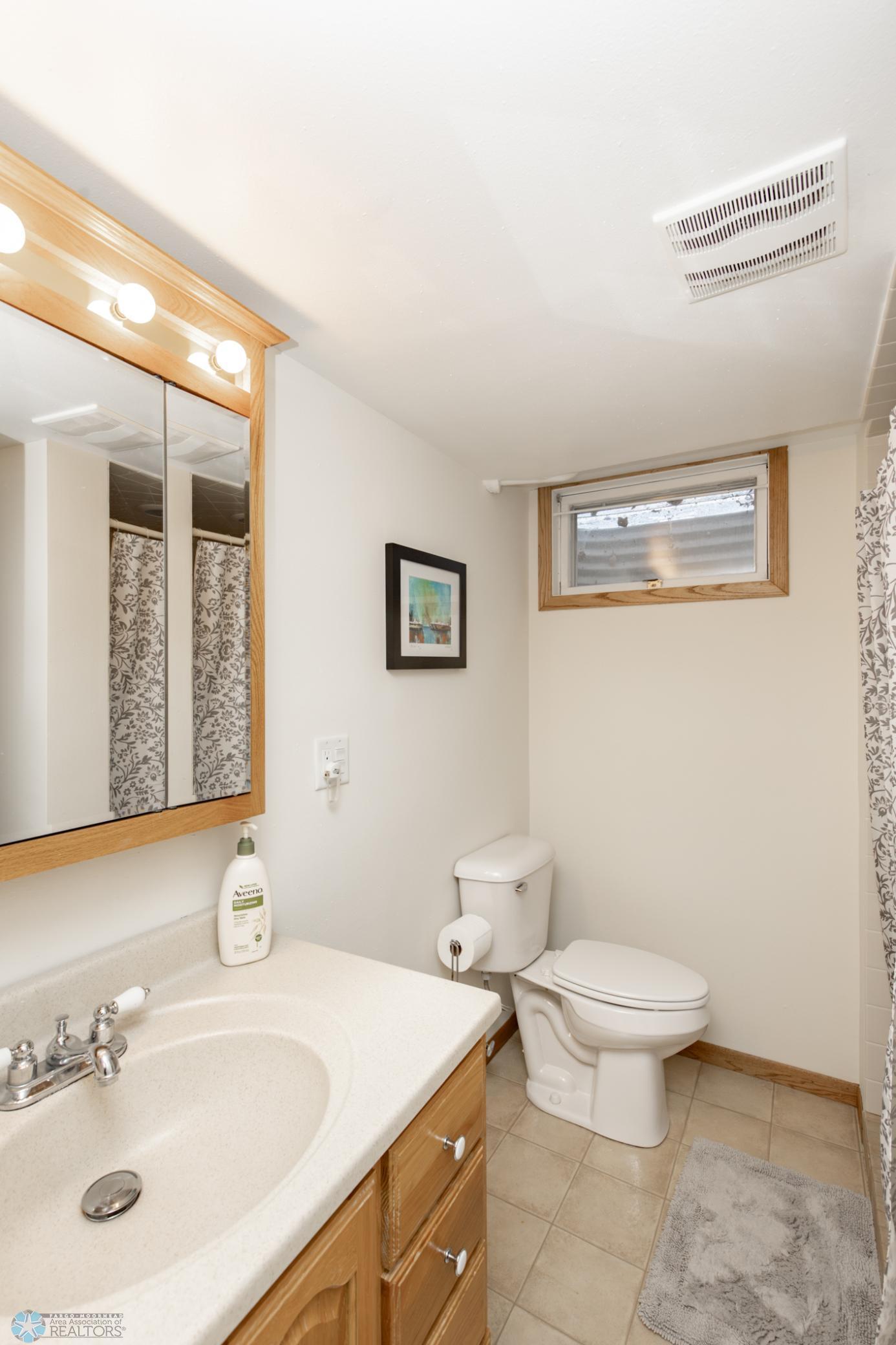 1204 15th Street, Moorhead, Minnesota image 37