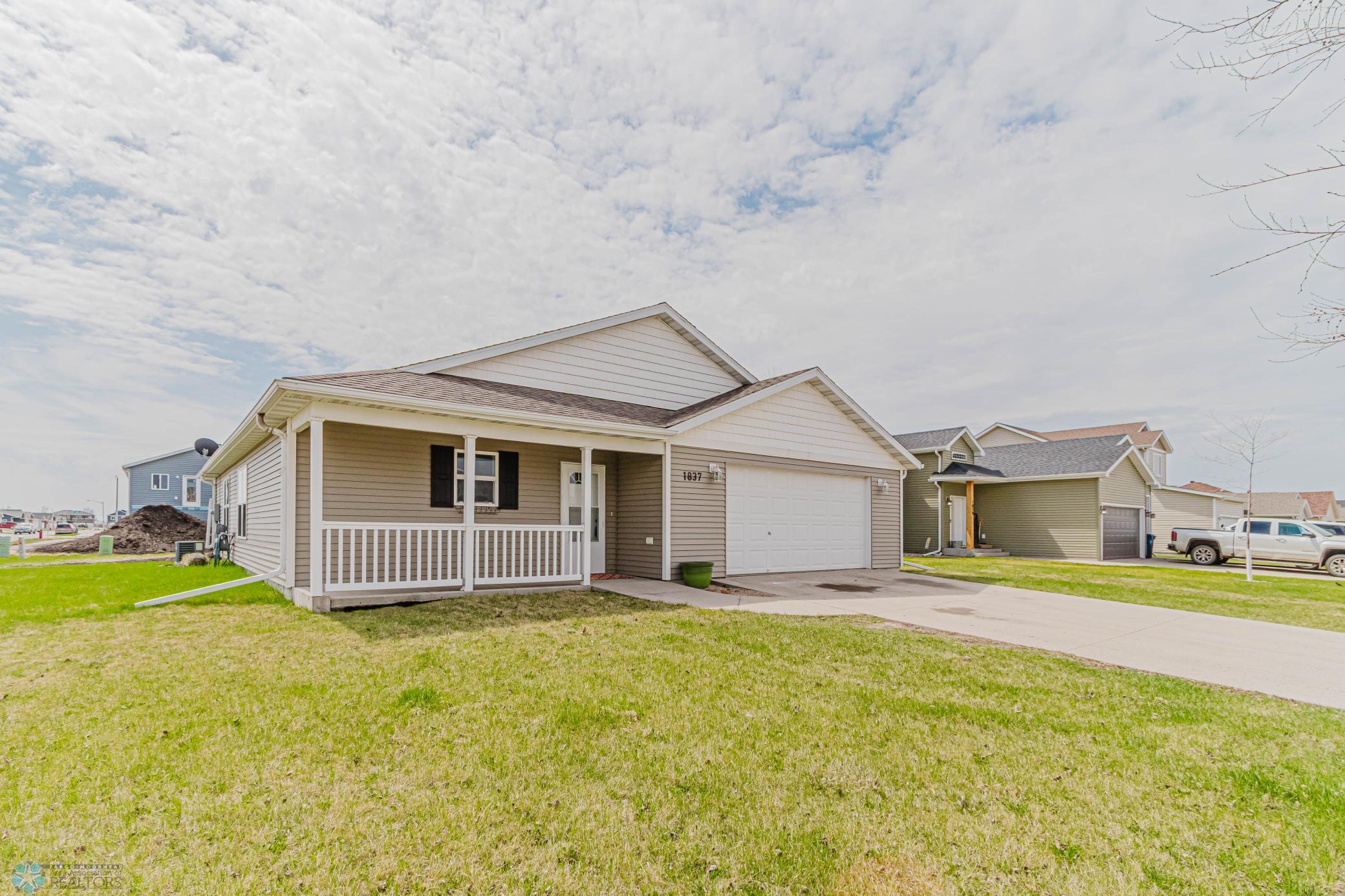 1837 43rd Avenue, Moorhead, Minnesota image 2