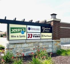 8409 Brumby Trail, Woodbury, Minnesota image 28