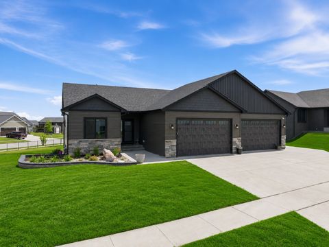 Homes For Sale - 727 Towne Drive<br/> Byron, MN 55920