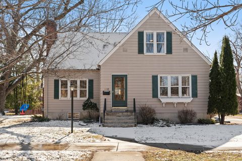 Homes For Sale - 210 1st Street<br/> Carver County, Chaska, MN 55318