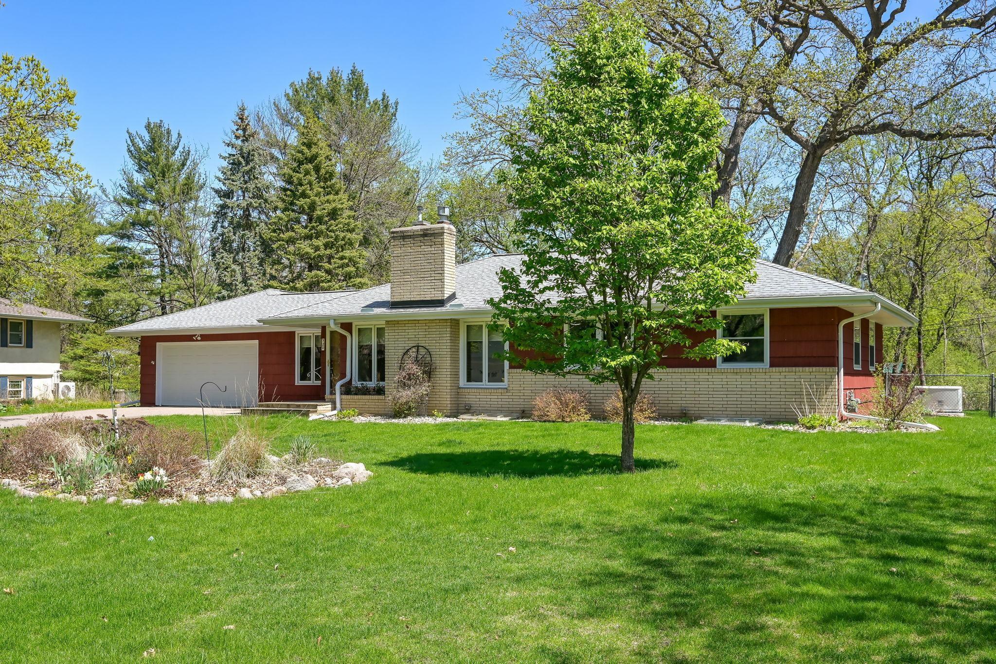 720 Kingsview Lane, Plymouth, Minnesota image 2