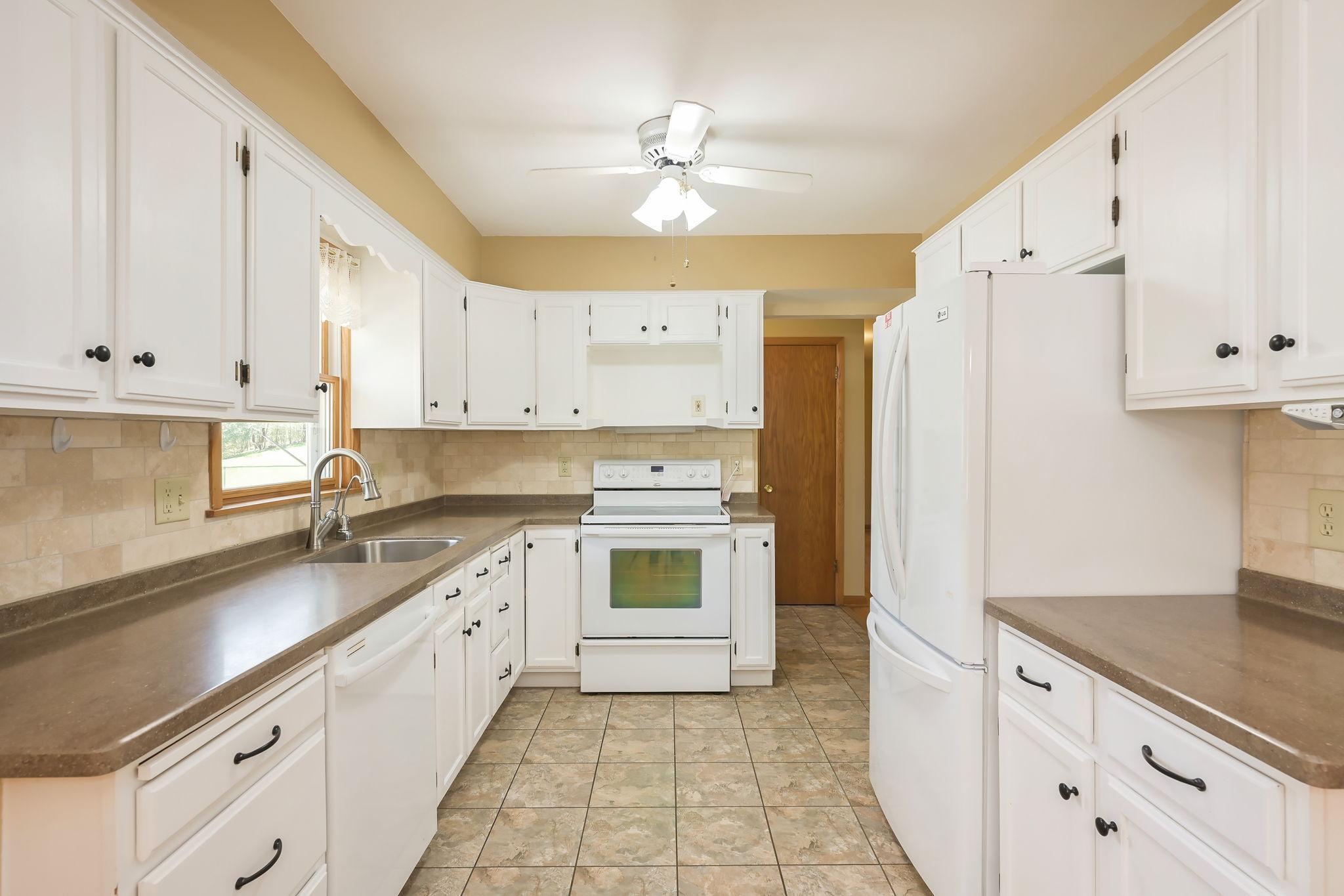 720 Kingsview Lane, Plymouth, Minnesota image 21