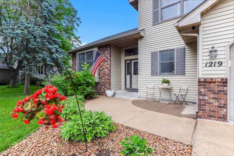 Homes For Sale - 1219 15th Street<br/> Forest Lake, MN 55025