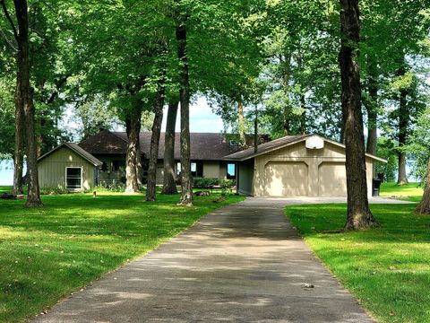 Homes For Sale - 21414 Beach Road<br/> Deerwood, MN 56444
