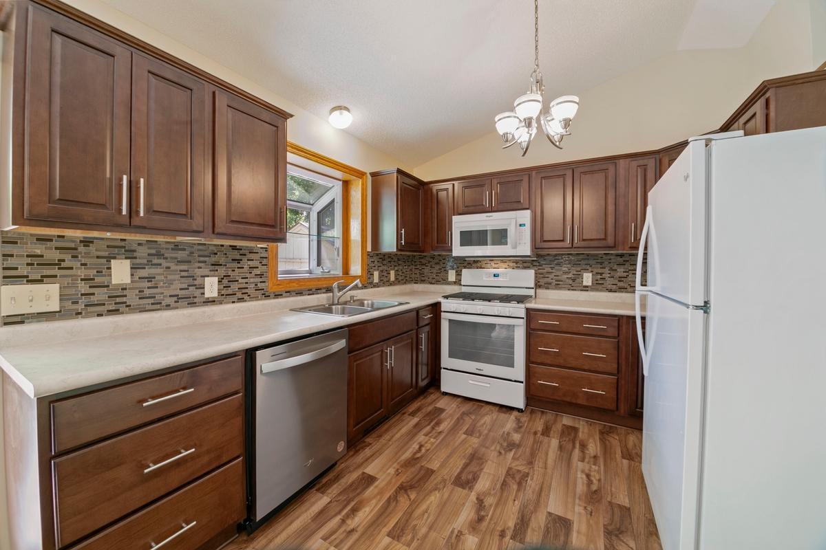 706 Schubert Drive, Buffalo, Minnesota image 3