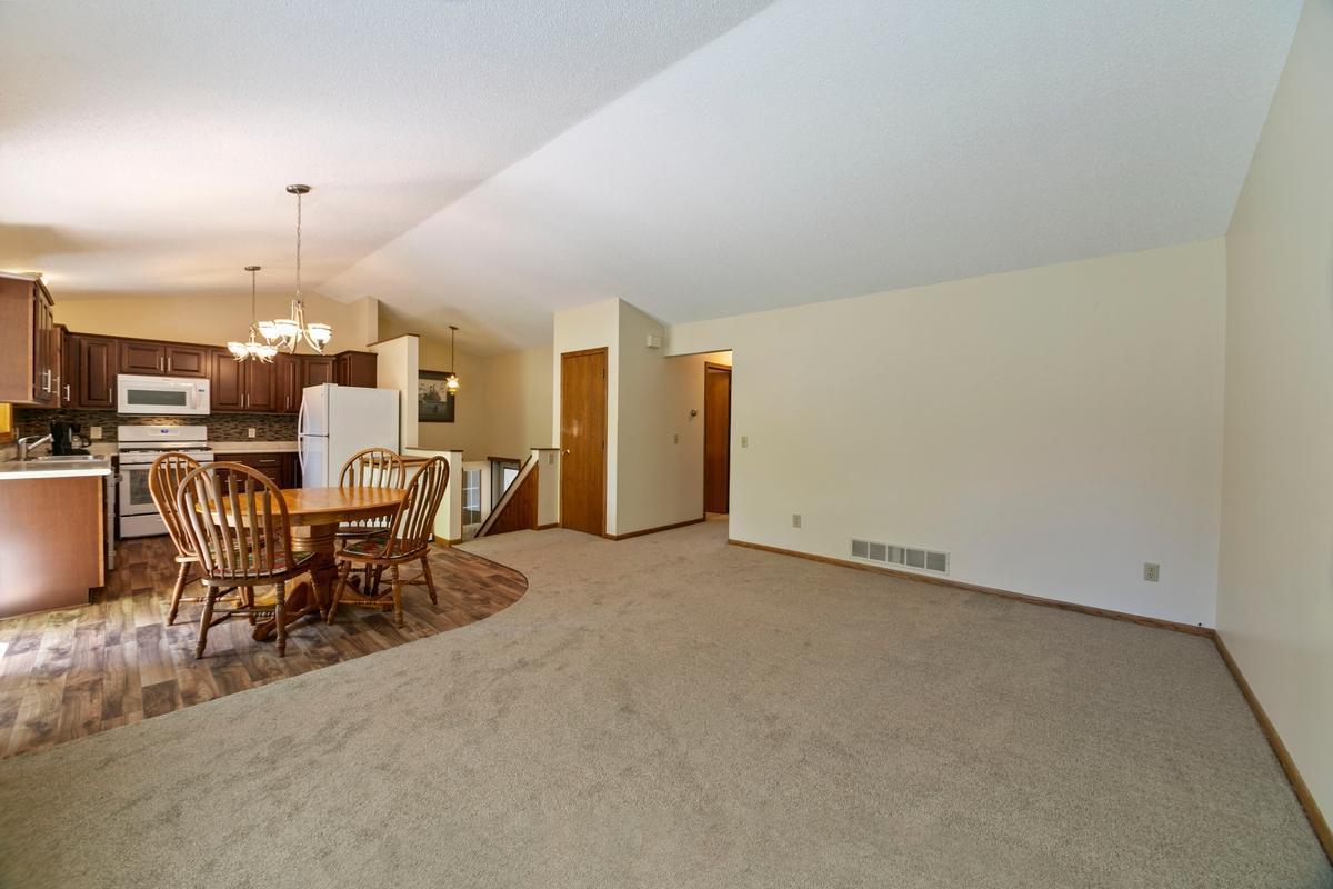 706 Schubert Drive, Buffalo, Minnesota image 6