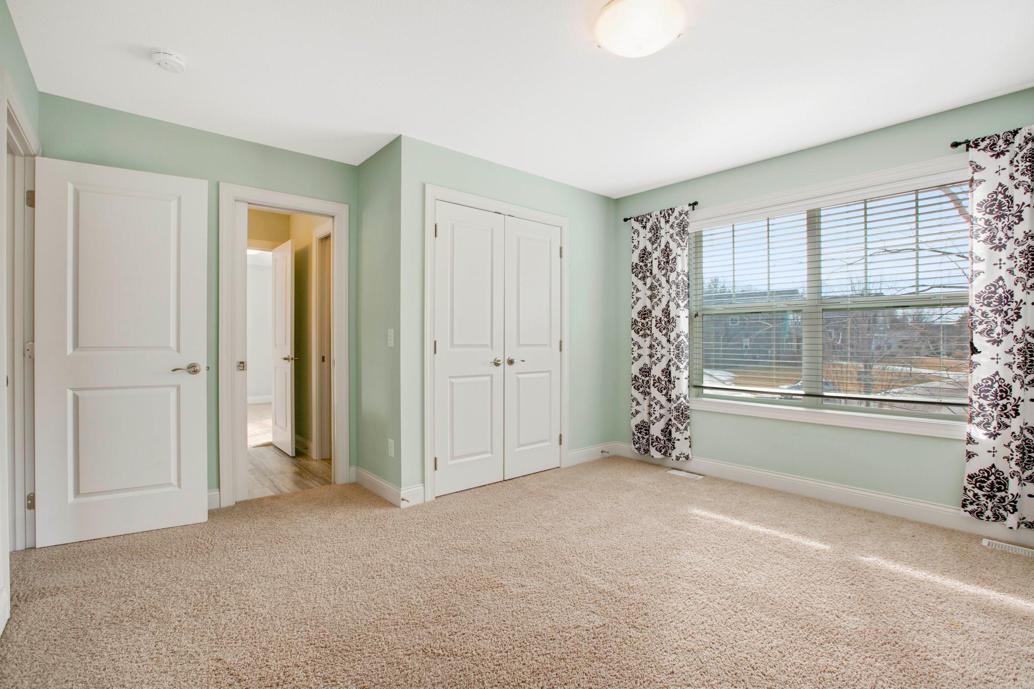 9080 Princeton Circle, Woodbury, Minnesota image 28