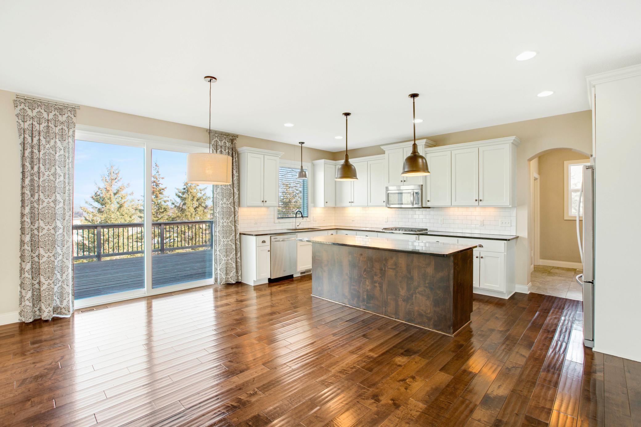 9080 Princeton Circle, Woodbury, Minnesota image 13