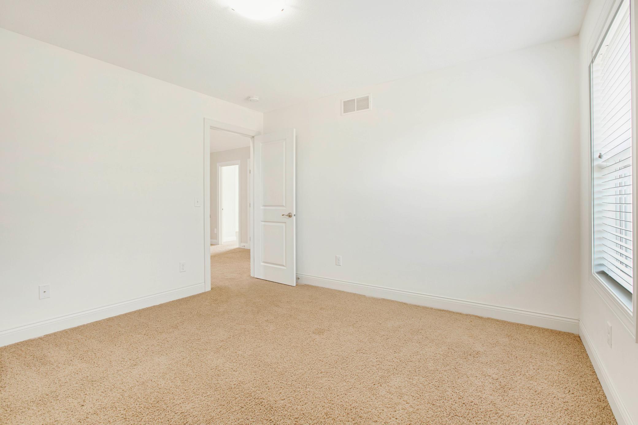 9080 Princeton Circle, Woodbury, Minnesota image 25
