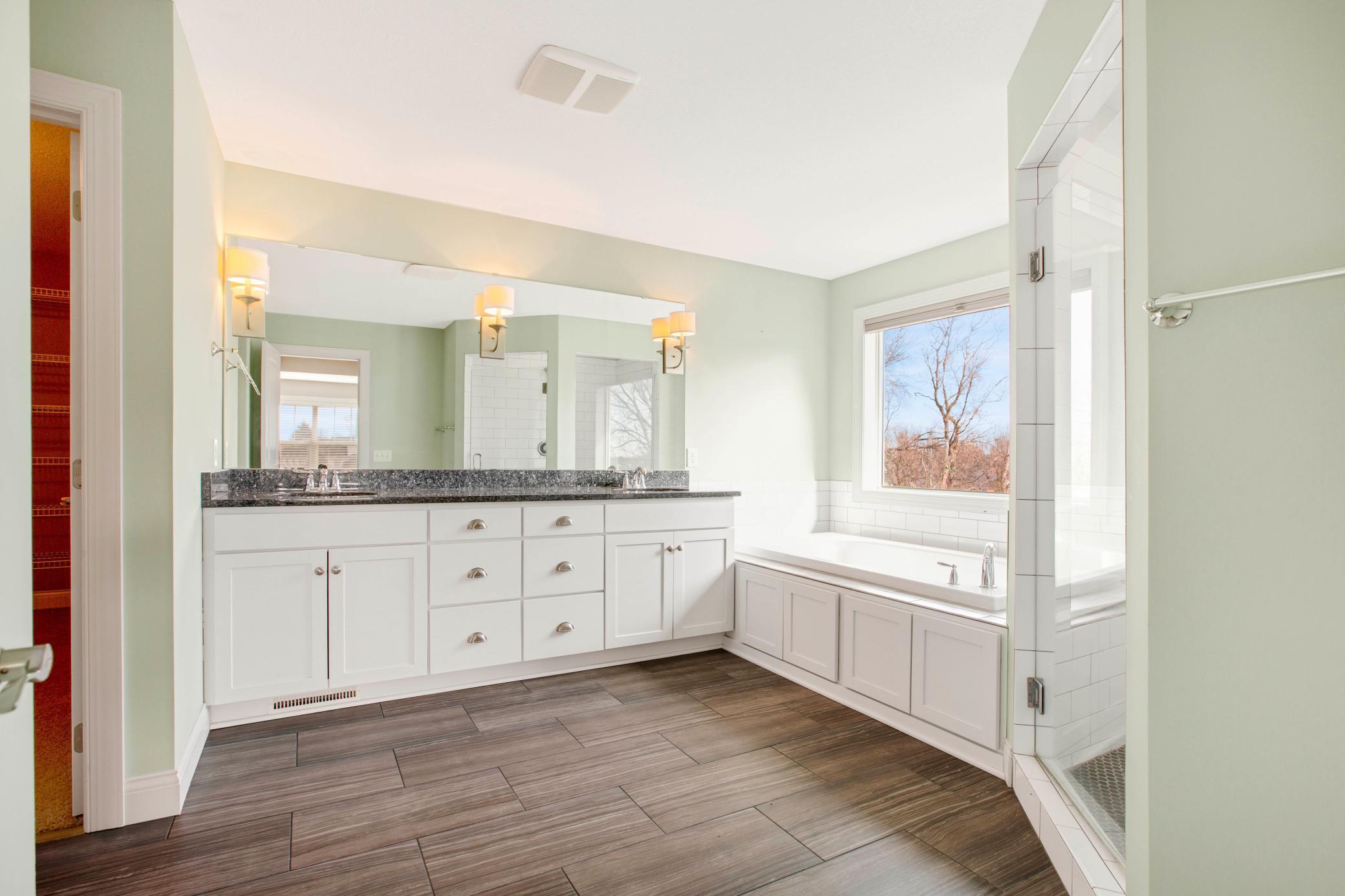 9080 Princeton Circle, Woodbury, Minnesota image 34