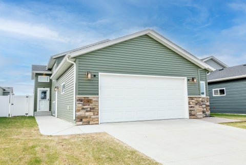 Homes For Sale - 6762 69th Avenue<br/> Horace, ND 58047