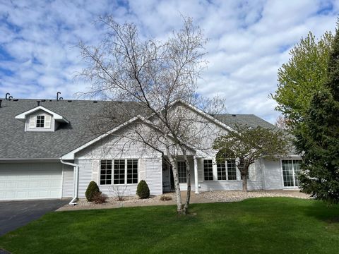 Homes For Sale - 504 Crystal Circle<br/> Blue Earth County, Mankato, MN 56001