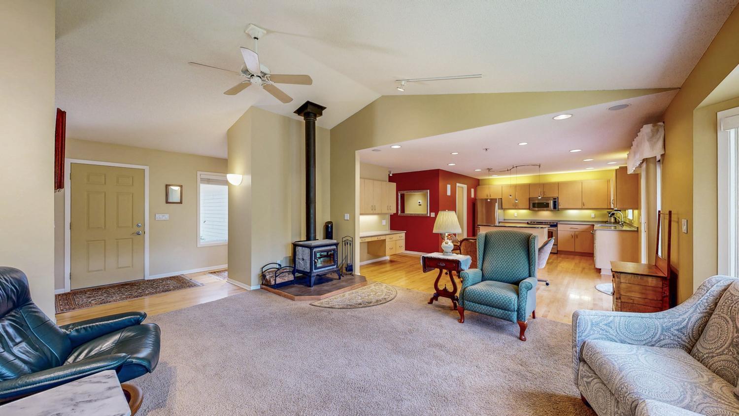 928 Rocky Creek Drive, Rochester, Minnesota image 9