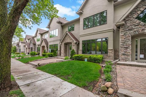 Townhouse For Sale - 337 Willoughby Way<br/> Minnetonka, MN 55305