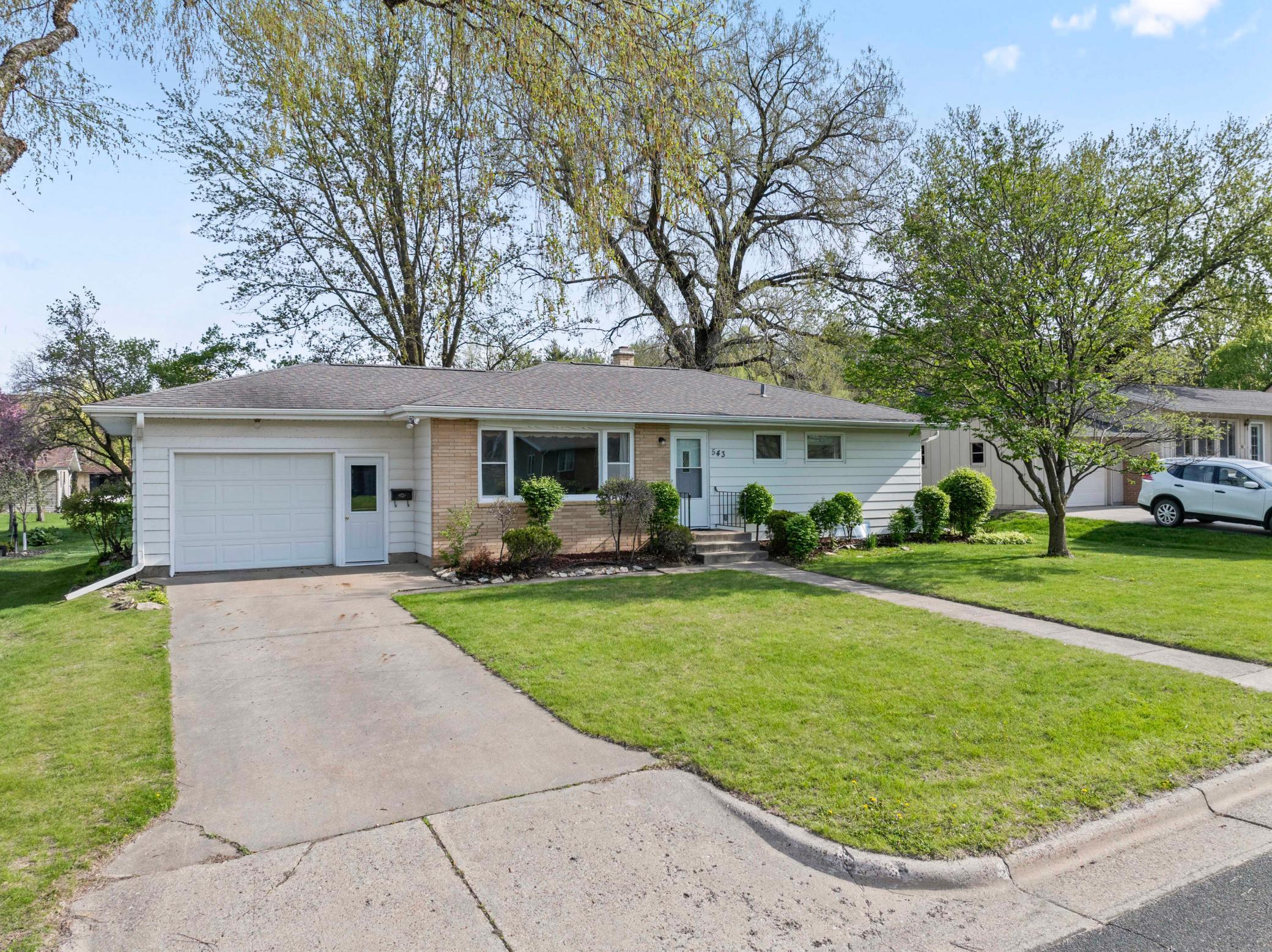 543 East Lane, Saint Charles, Minnesota image 6