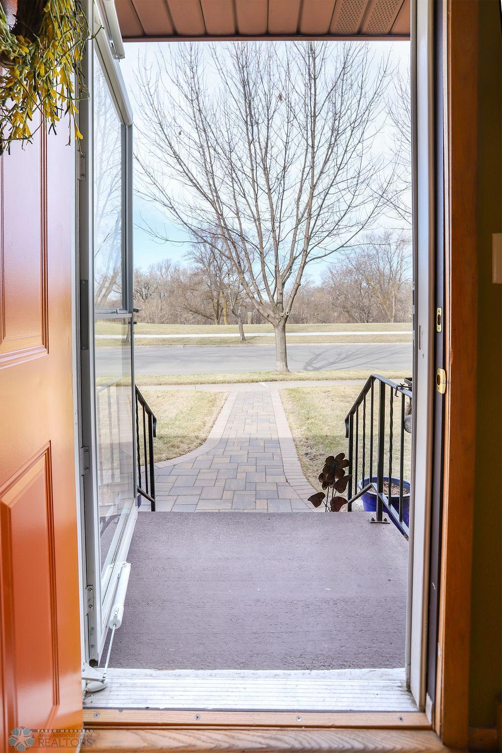 1102 River Drive, Moorhead, Minnesota image 4