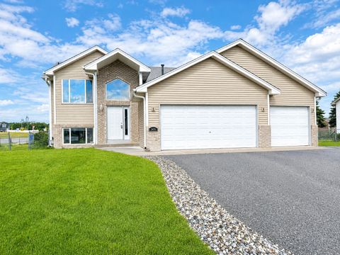 Homes For Sale - 3455 Kahler Drive<br/> Saint Michael, MN 55376