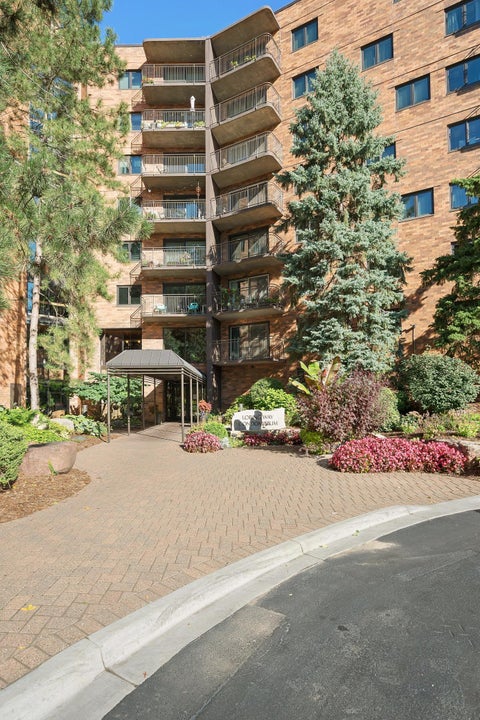 Condo For Sale - 210 W Grant Street<br/> Minneapolis, MN 55403