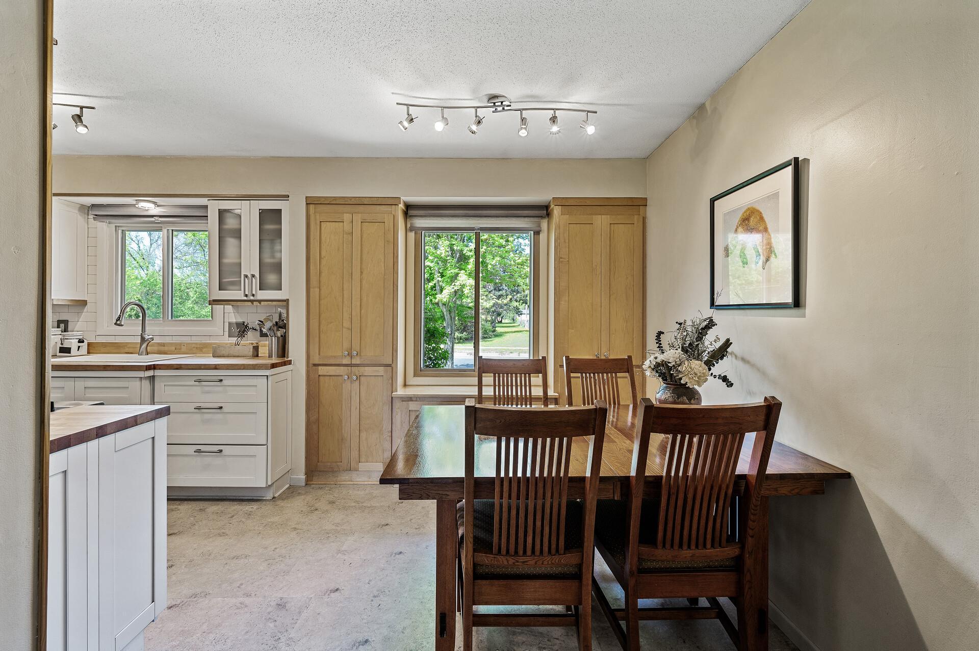 10817 Crooked Lake Boulevard, Minneapolis, Minnesota image 4