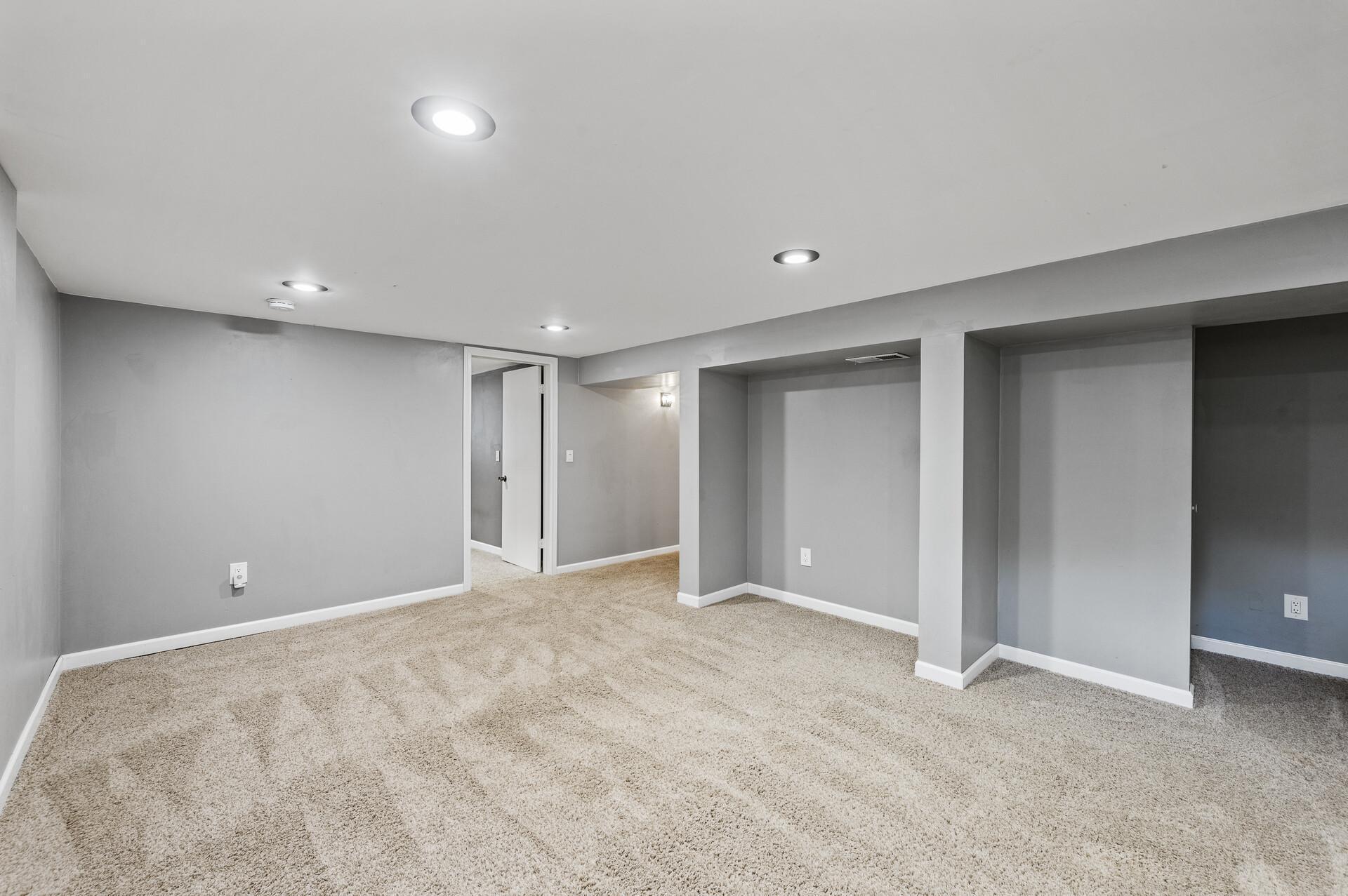 10817 Crooked Lake Boulevard, Minneapolis, Minnesota image 18