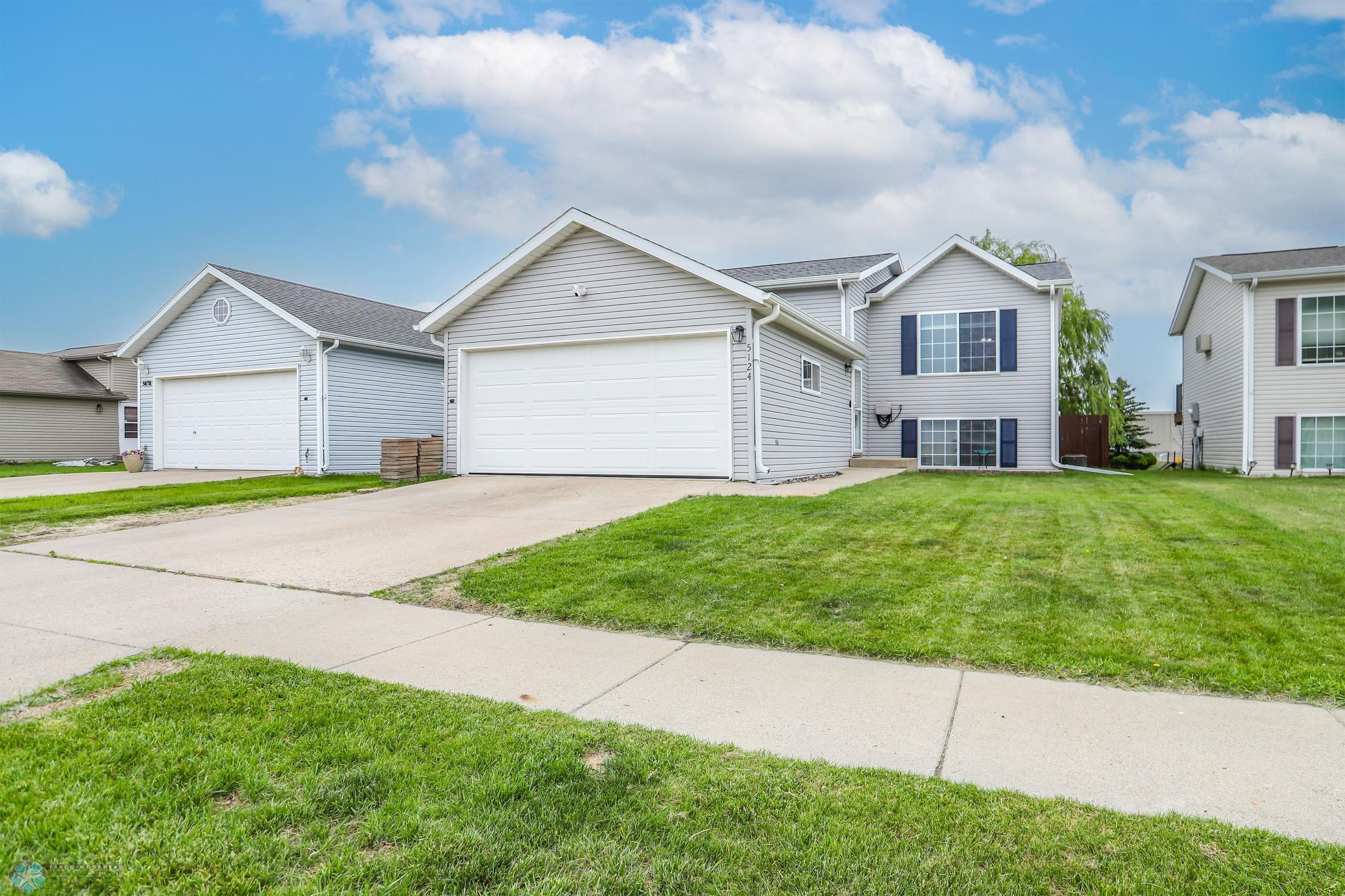 Fargo, North Dakota 58103, United States, 4 Bedrooms Bedrooms, ,2 BathroomsBathrooms,Residential,Active,152520