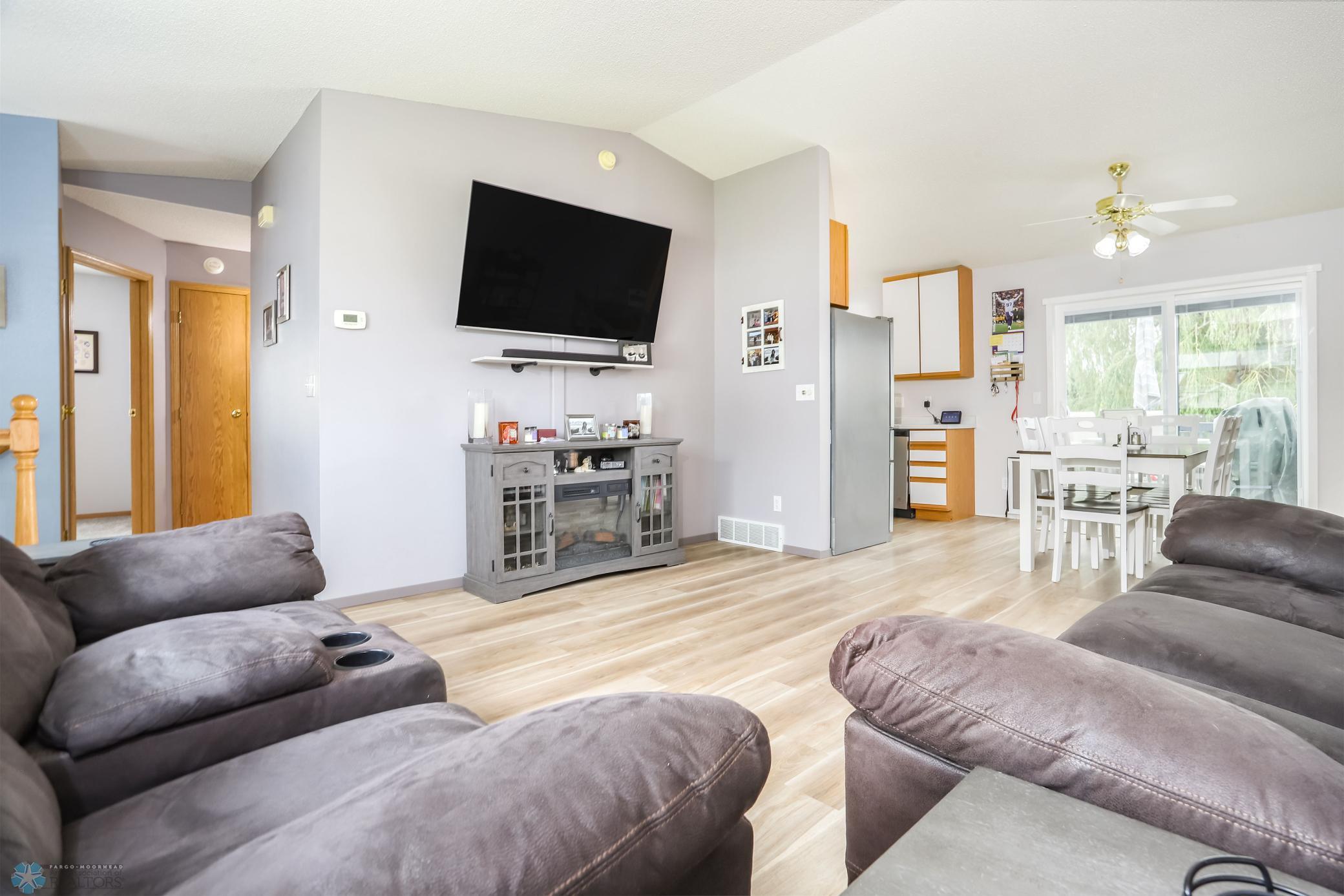 Fargo, North Dakota 58103, United States, 4 Bedrooms Bedrooms, ,2 BathroomsBathrooms,Residential,Active,152520