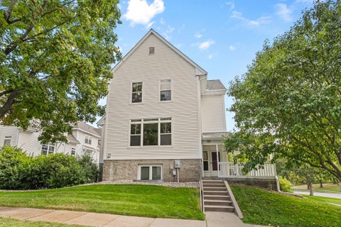 Townhouse For Sale - 416 Duke Street<br/> Ramsey County, Saint Paul, MN 55102