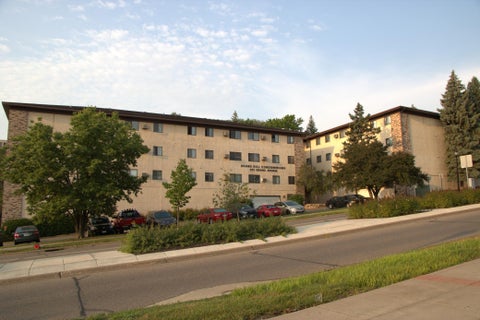 Condo For Sale - 221 Grand Avenue<br/> Dakota County, South Saint Paul, MN 55075