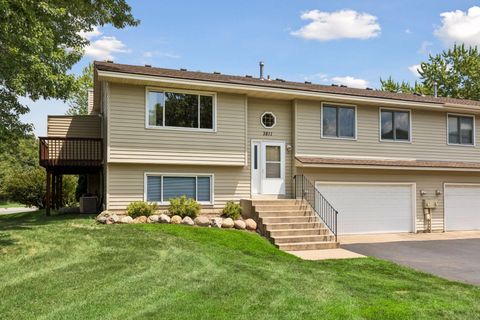 Homes For Sale - 3811 Windcrest Court<br/> Dakota County, Eagan, MN 55123