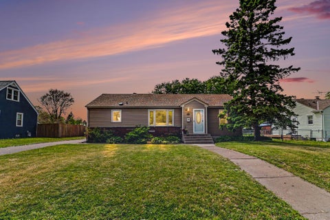 Homes For Sale - 1009 Marshall Avenue<br/> Washington County, Saint Paul Park, MN 55071