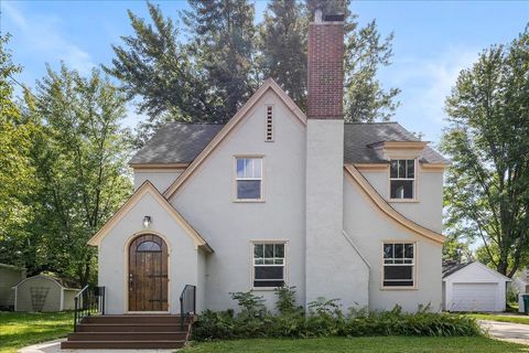 Homes For Sale - 605 4th Avenue<br/> Mower County, Austin, MN 55912