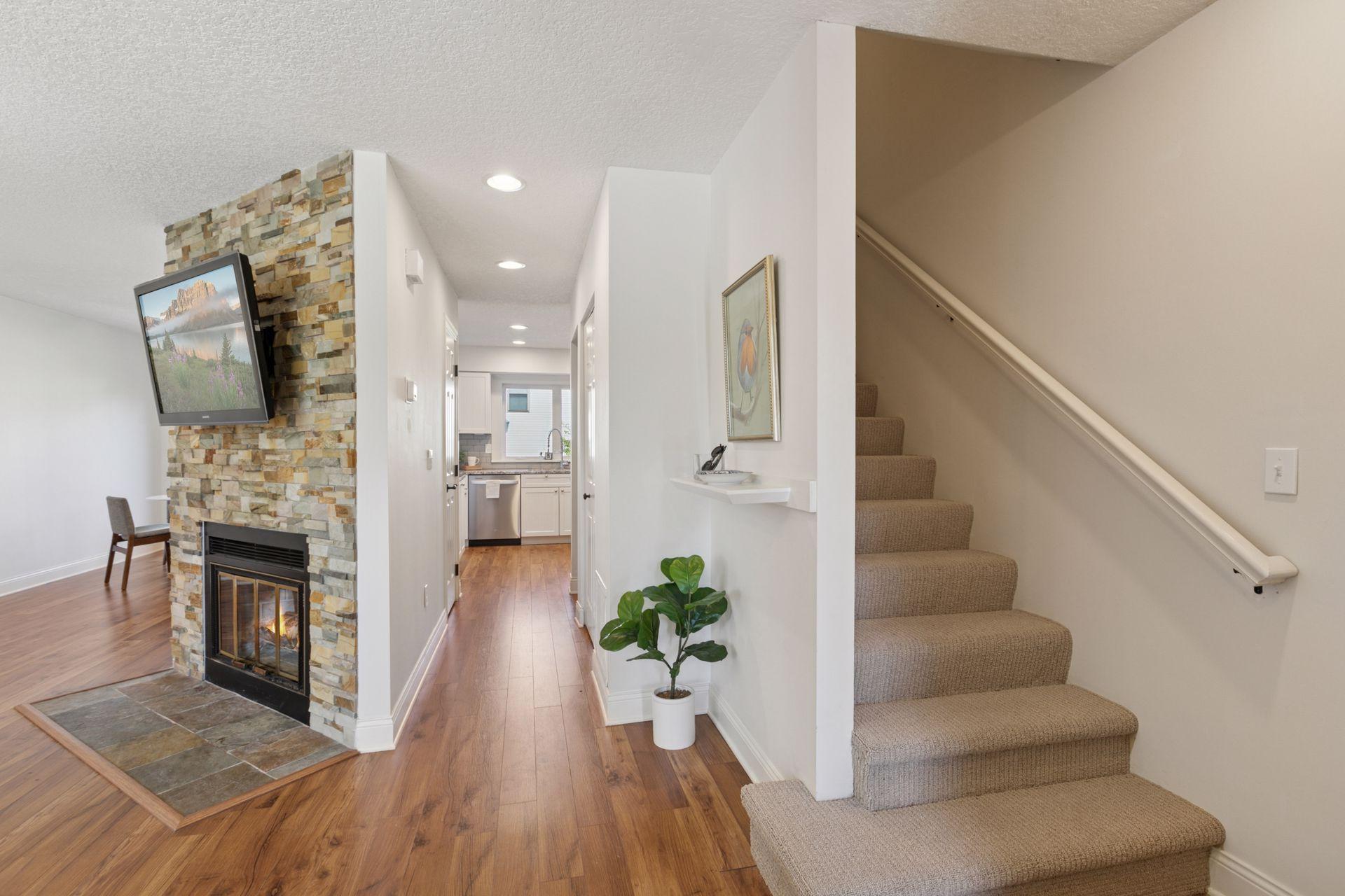 223 2nd Street, Minneapolis, Minnesota image 3