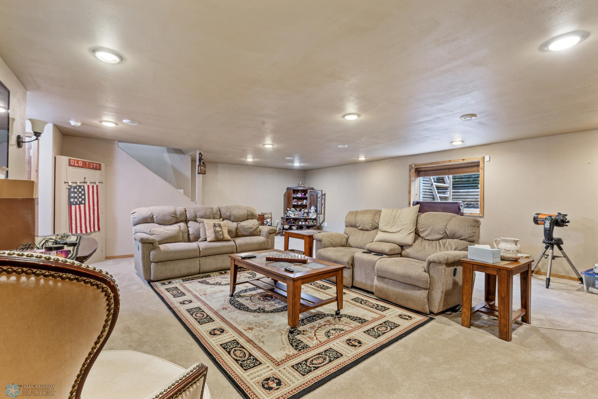 216 30 Avenue, West Fargo, North Dakota image 39