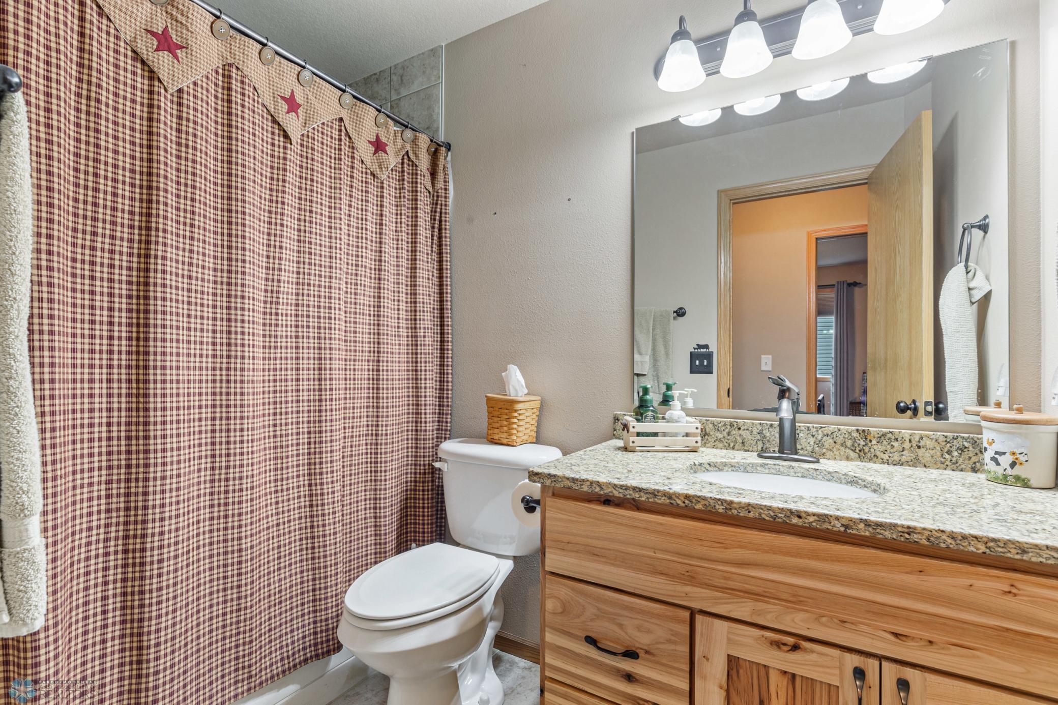 216 30 Avenue, West Fargo, North Dakota image 34