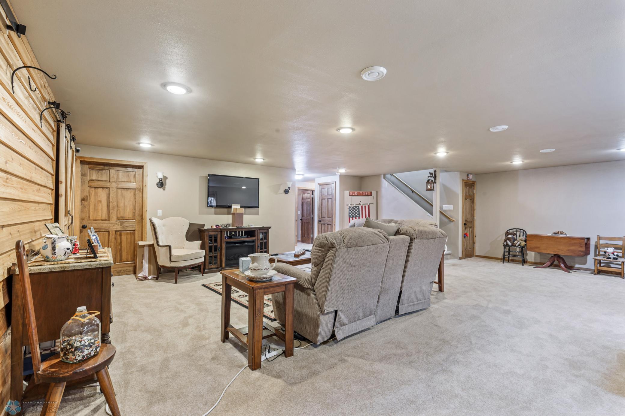 216 30 Avenue, West Fargo, North Dakota image 37