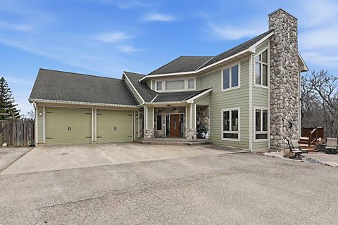 Homes For Sale - 70832 280th Street<br/> Redwood Falls, MN 56283