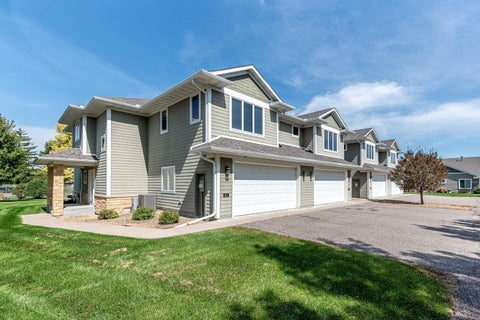 Townhouse For Sale - 814 Pinnacle Path<br/> Blue Earth County, Mankato, MN 56001
